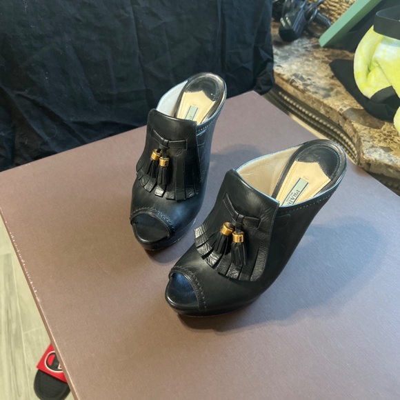 Prada mule shoes just like new worn 3 times and very comfortable - Picture 2 of 4